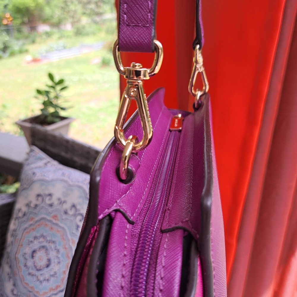 š NEW Michael Kors Fushia Pink 2 Tone Shoulder or Crossbody, Excellent Cond. - Picture 7 of 14